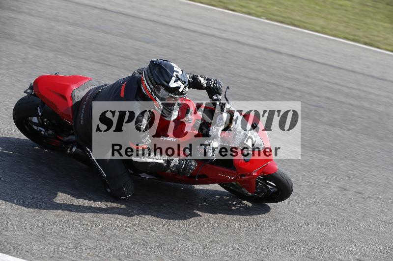 /Archiv-2025/49 26.08.2025 Cornu Master School ADR/blau-bleu/28